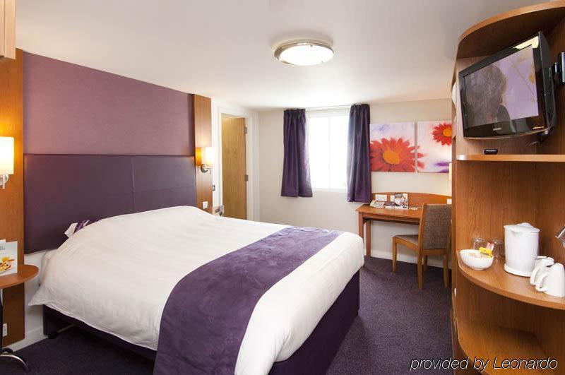 Premier Inn London Heathrow M4/J4 Hillingdon Dış mekan fotoğraf