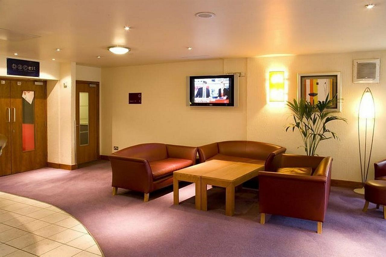 Premier Inn London Heathrow M4/J4 Hillingdon Dış mekan fotoğraf