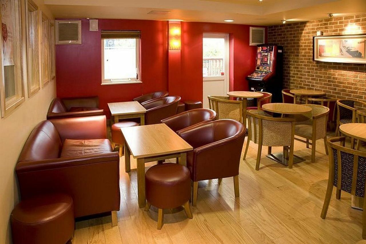 Premier Inn London Heathrow M4/J4 Hillingdon Dış mekan fotoğraf