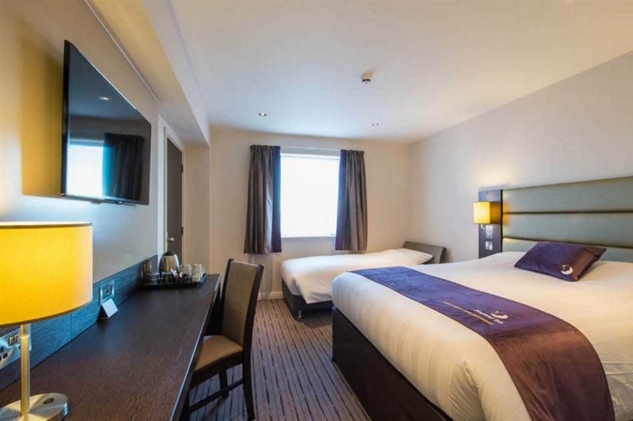 Premier Inn London Heathrow M4/J4 Hillingdon Dış mekan fotoğraf